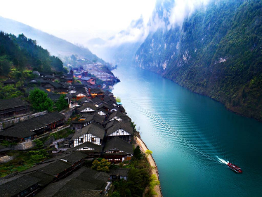 重庆/武隆天生三桥/彭水阿依河/乌江画廊/龚滩古镇/蚩尤九黎城/WFC观景台/磁器口古镇 铂金5日游